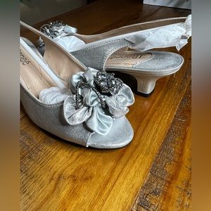 J. Renee Leonelle Heel